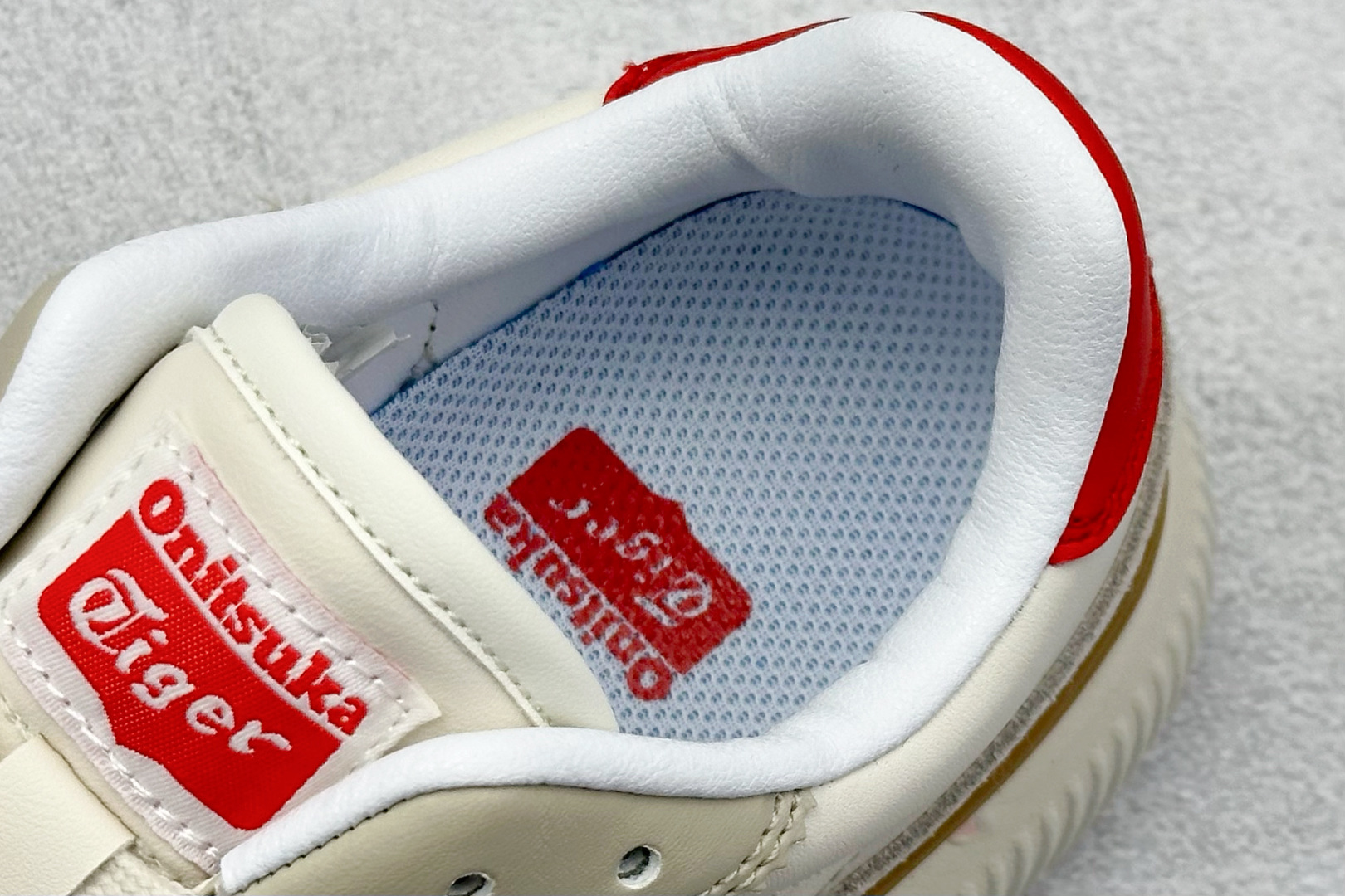  
Onitsuka Tiger鬼塚虎 Delecity 厚底运动 耐磨 低帮 生活休闲鞋 

货号：1