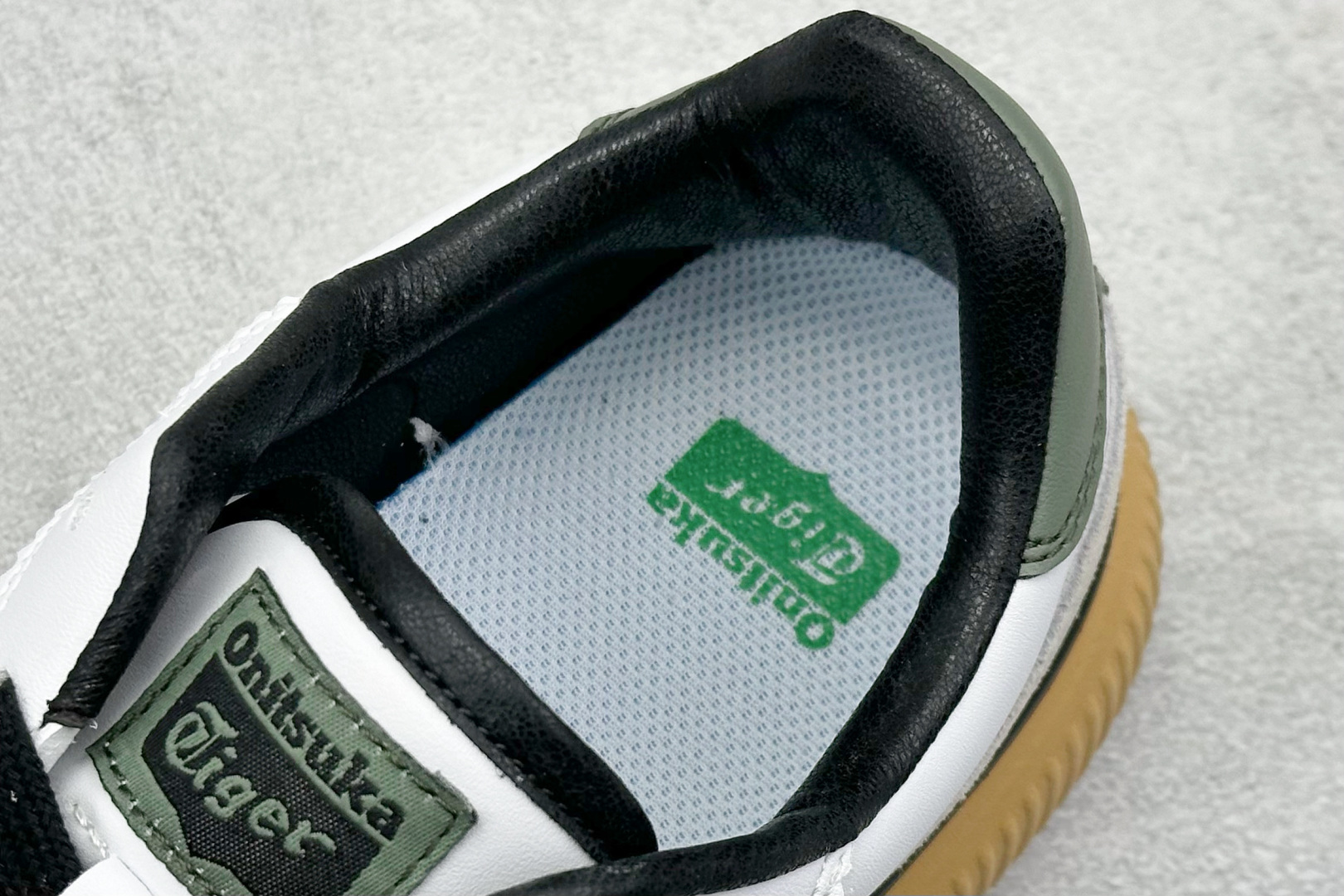  
Onitsuka Tiger鬼塚虎 Delecity 厚底运动 耐磨 低帮 生活休闲鞋 

货号：1