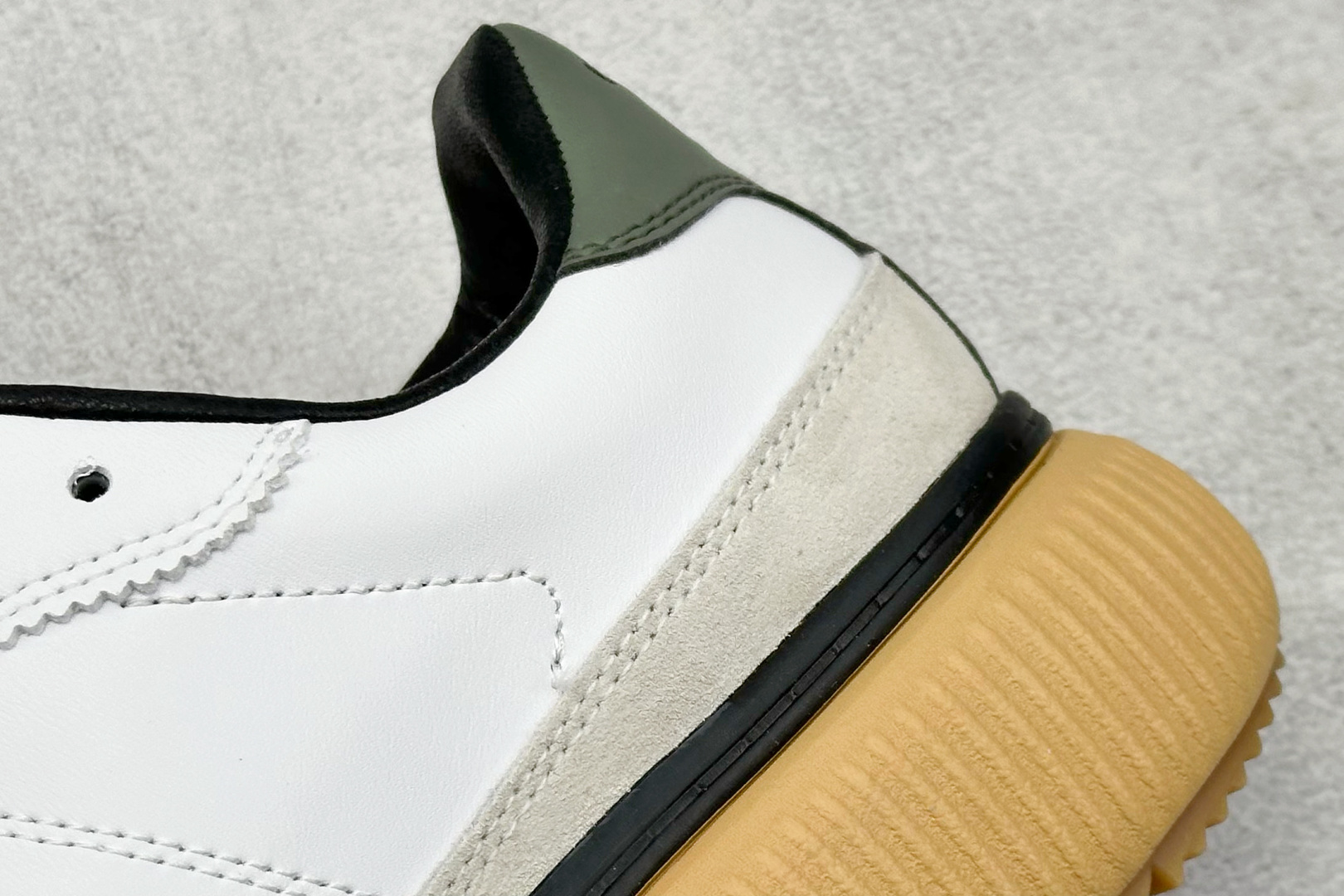  
Onitsuka Tiger鬼塚虎 Delecity 厚底运动 耐磨 低帮 生活休闲鞋 

货号：1