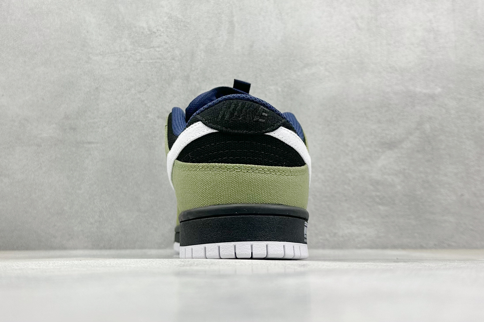 NIKE SB Dunk Low 军绿帆布 DX6775-400