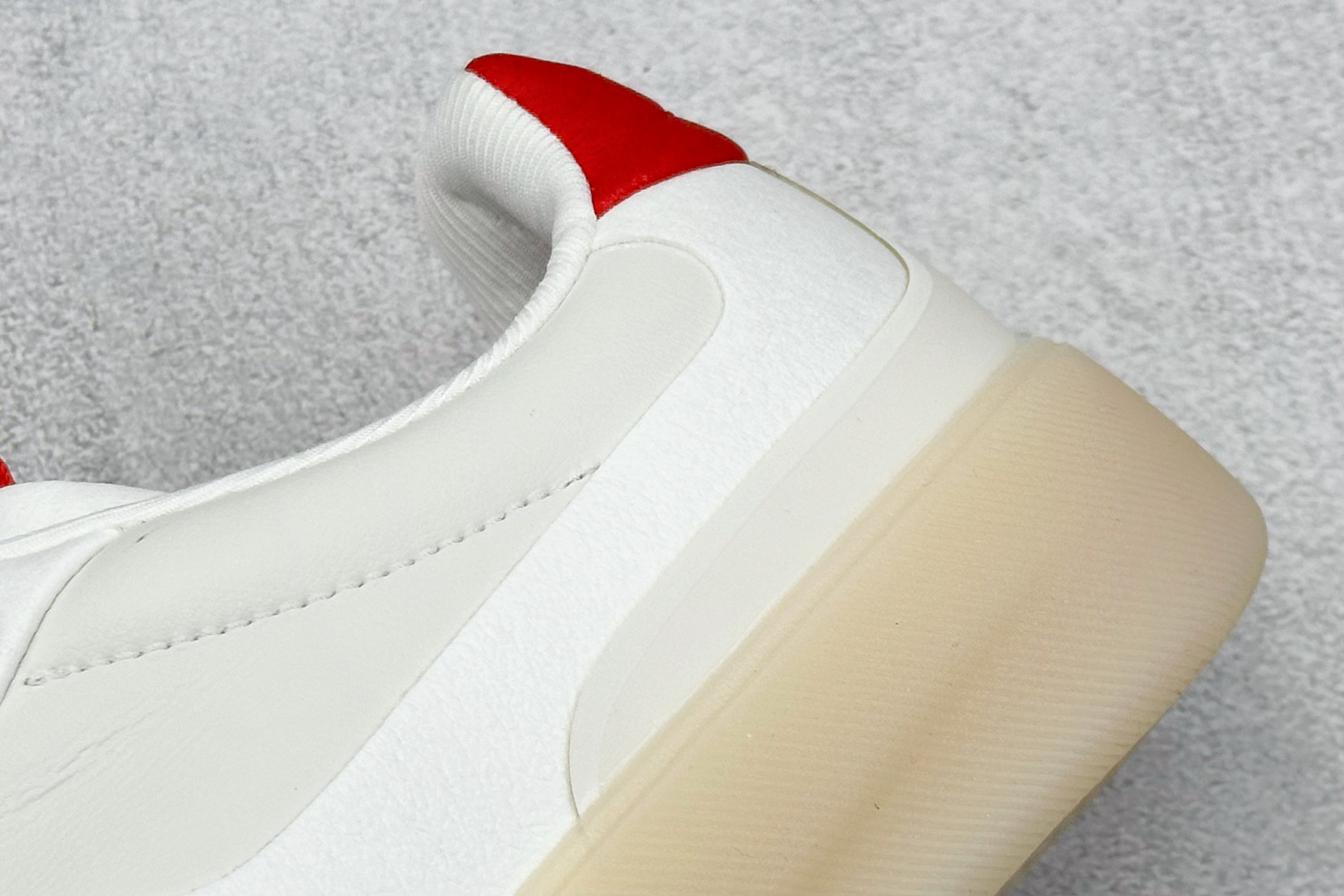  
lululemon Cityverse 露露乐檬极简主义减震耐磨低帮生活休闲鞋 
Cityverse