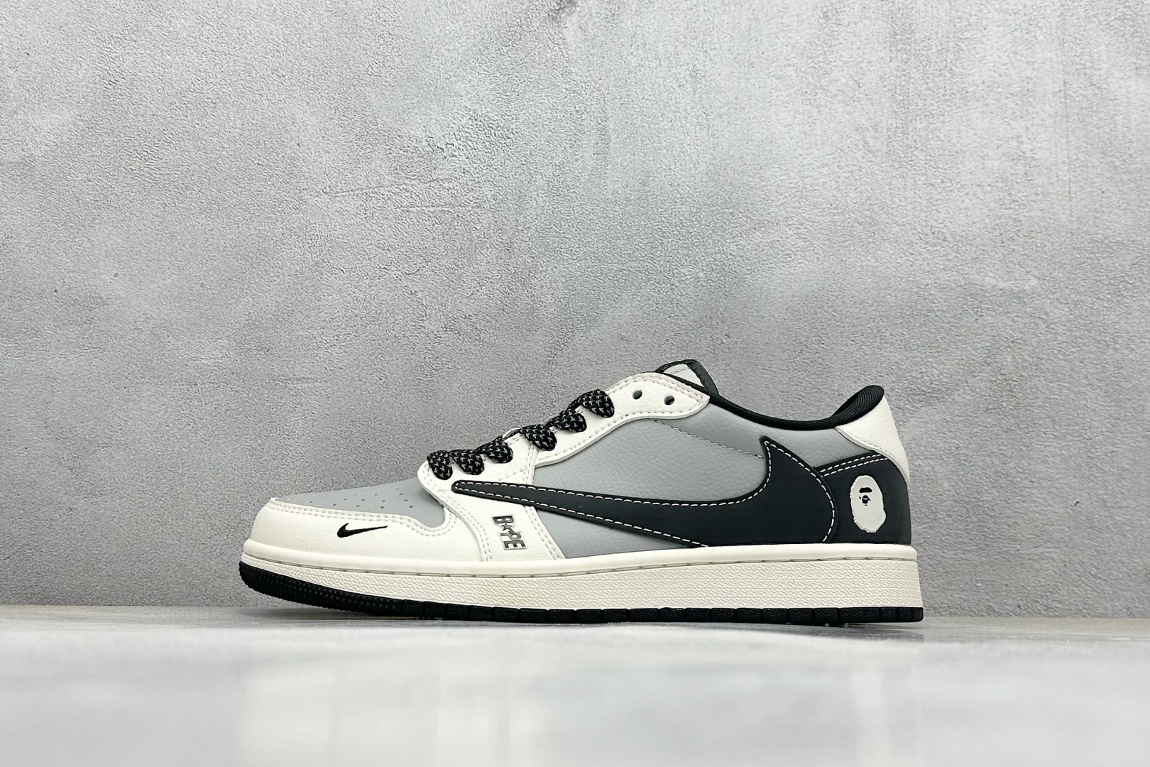 终端放店
XC版 Fragment x Travis Scott x 猿人头
Air Jordan 1