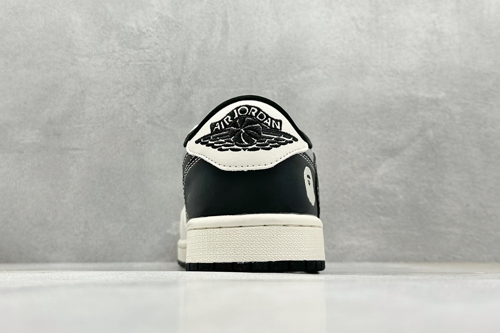 终端放店
XC版 Fragment x Travis Scott x 猿人头
Air Jordan 1