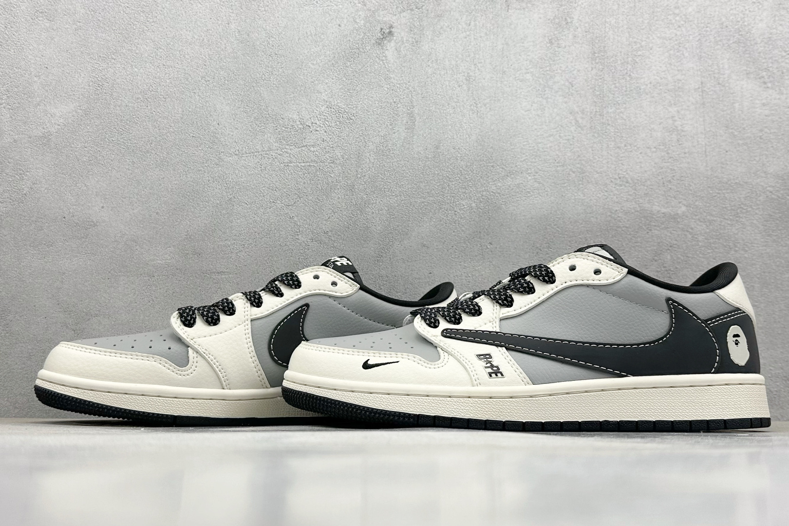 终端放店
XC版 Fragment x Travis Scott x 猿人头
Air Jordan 1