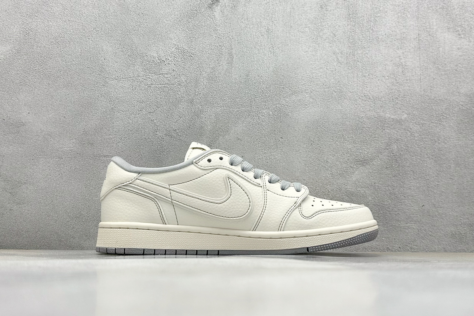 终端放店
XC版 Travis Scott x Fragment Design x Air Jorda