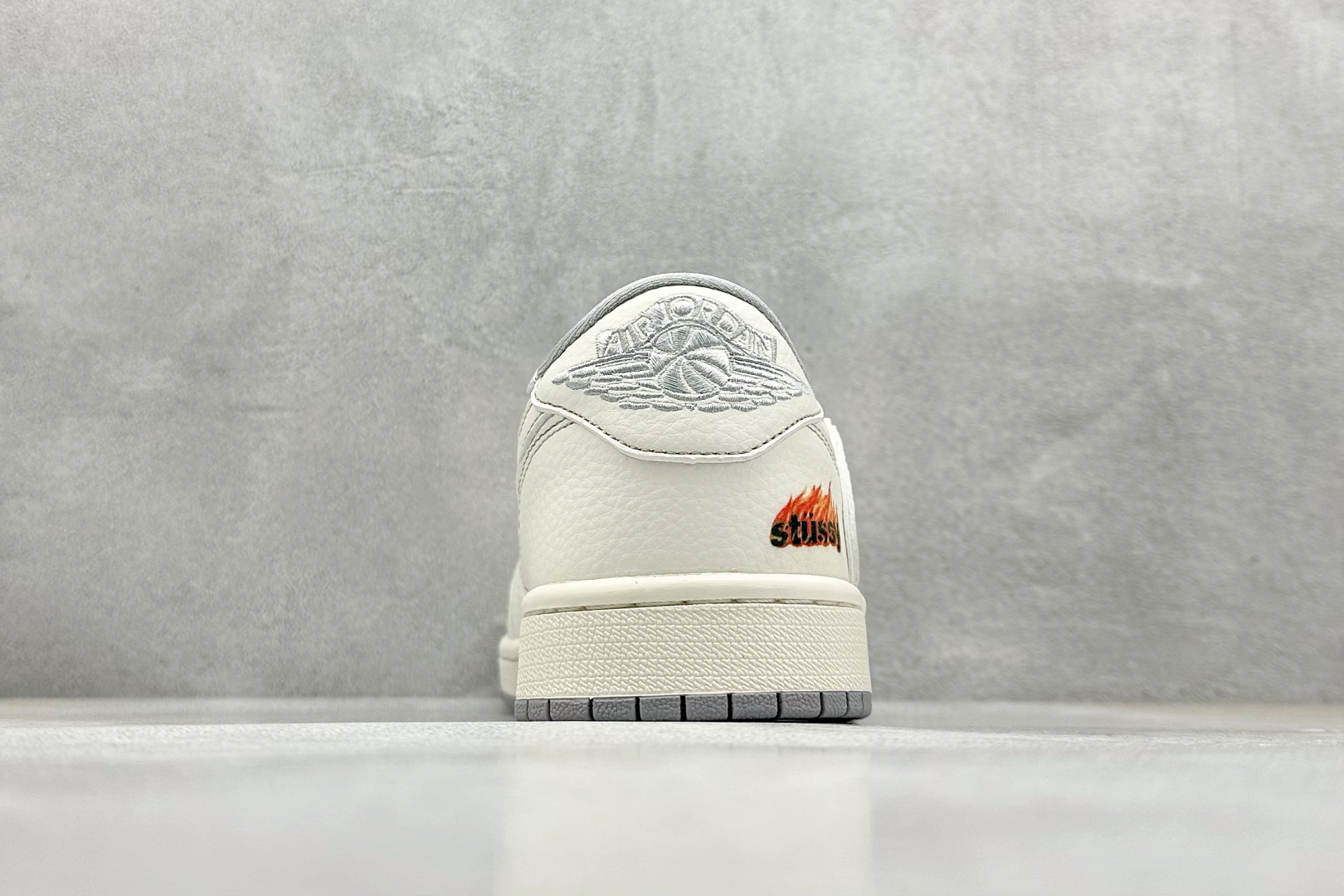 终端放店
XC版 Travis Scott x Fragment Design x Air Jorda