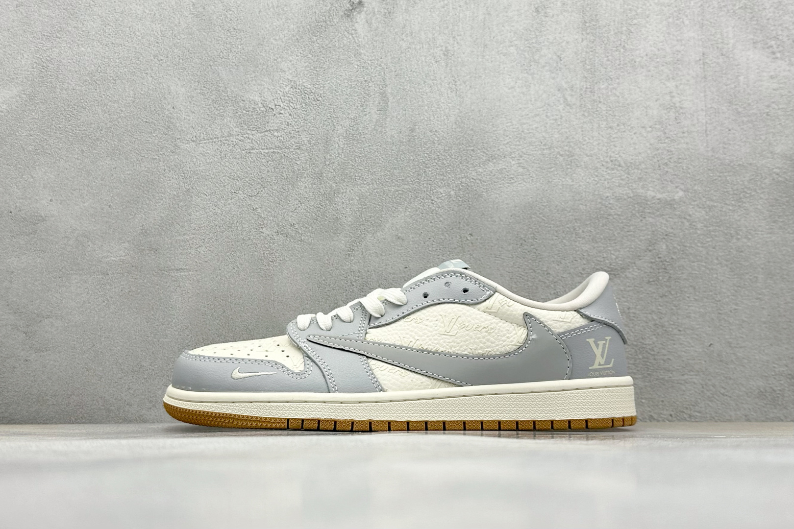 280 Travis Scott x Fragment Design x Air Jordan 1 Low OG SP AJ1 LV联名 灰白生胶 低帮文化休闲板鞋 XS2024-057