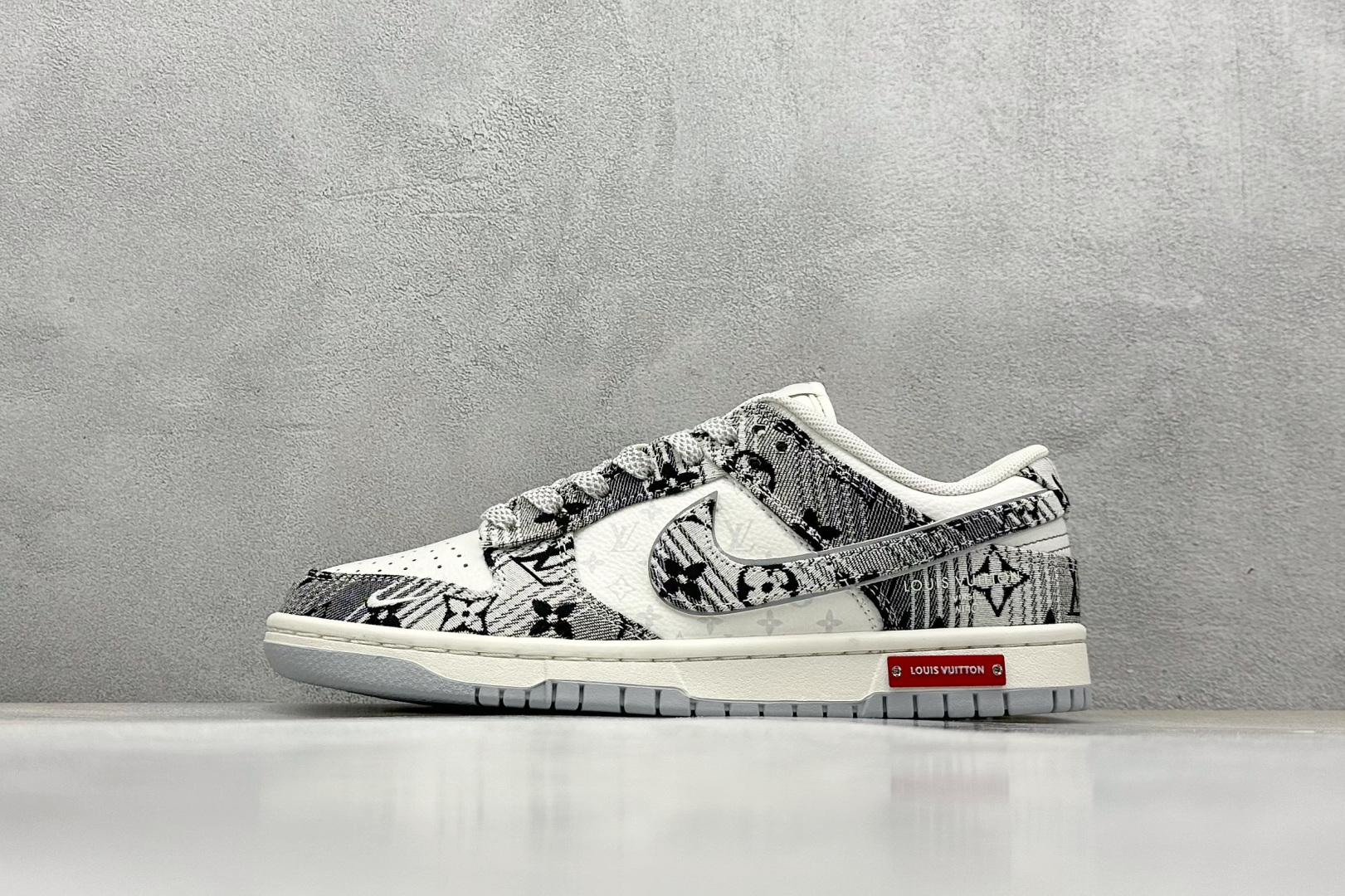 SC版 Nike SB Dunk Low LV联名 灰牛仔 周年高端定制 低帮休闲板鞋 SC9772-807