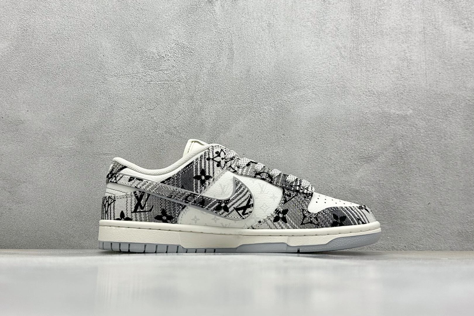 SC版 Nike SB Dunk Low LV联名 灰牛仔 周年高端定制 低帮休闲板鞋 SC9772-807
