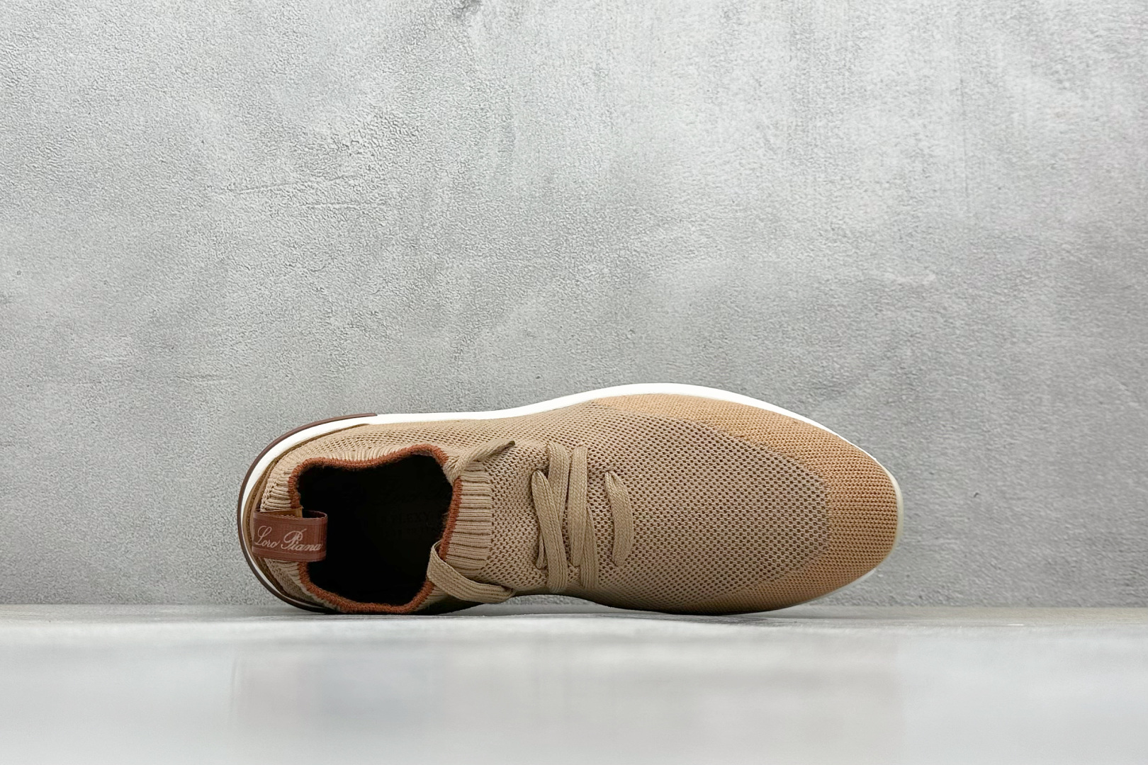 Loro Piana 顶级皮革以自然纹理诠释质感