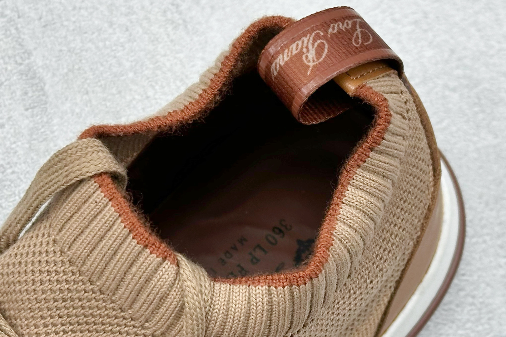 Loro Piana 顶级皮革以自然纹理诠释质感