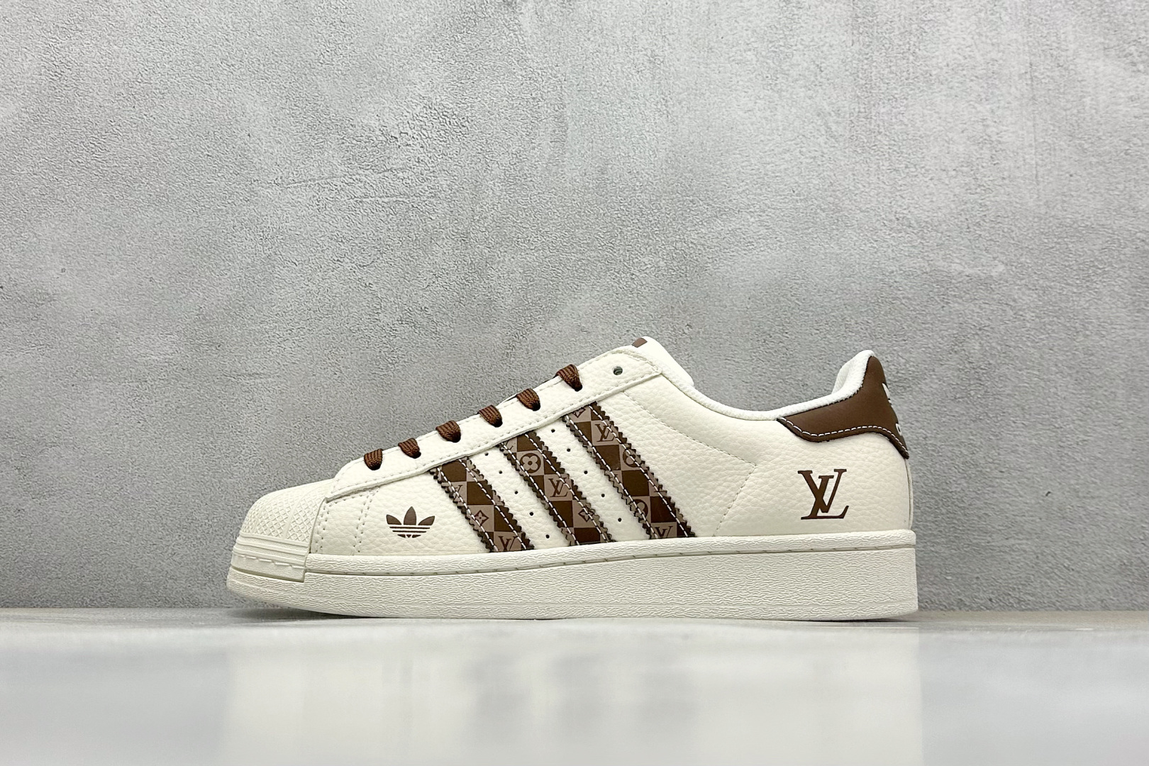 AD Originals Superstar x Louis Vuitton 白咖 AD0005