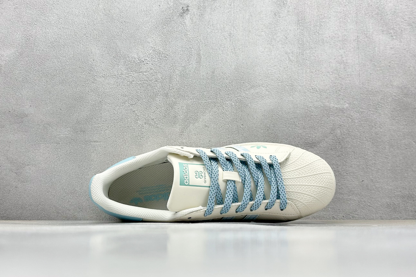 AD Originals Superstar x GIVENCHY 白蓝 XS0002