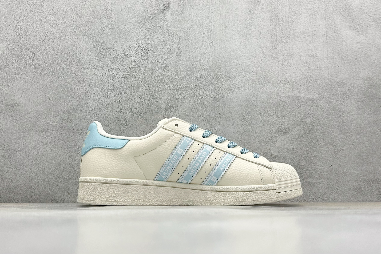 AD Originals Superstar x GIVENCHY 白蓝 XS0002