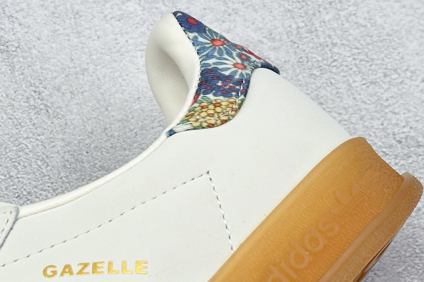 K版 AD Originals Gazelle Indoor 米彩 三叶草复古休闲运动板鞋 JH7370