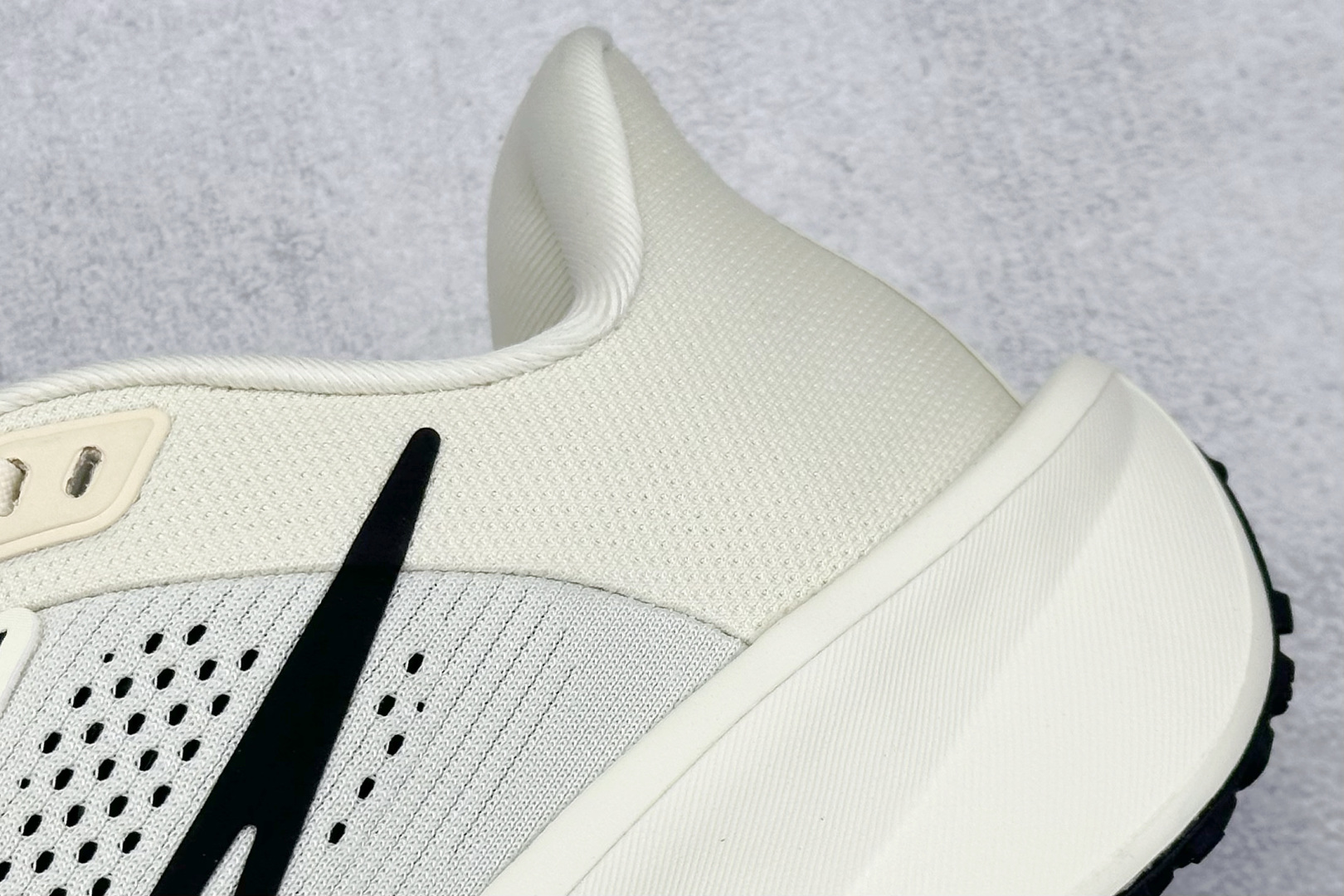 Nike Quest 6 公路跑步鞋 FD6033-104