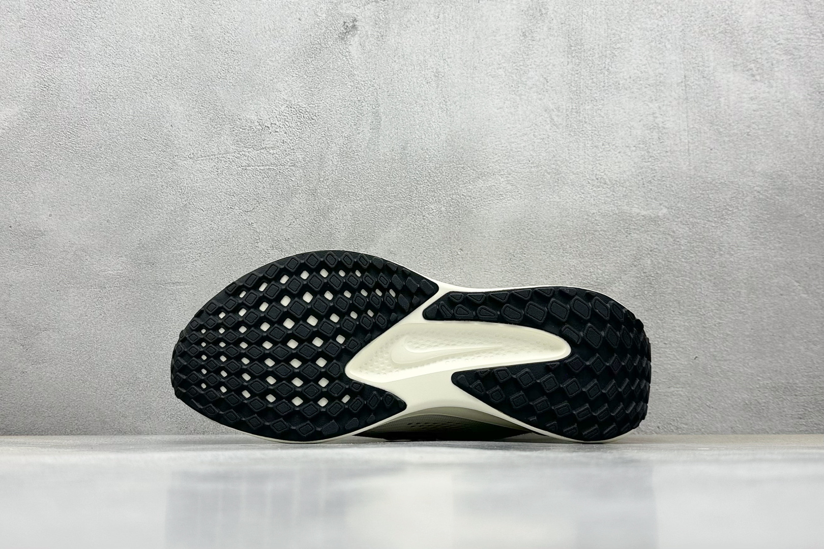 Nike Quest 6 公路跑步鞋 FD6033-104
