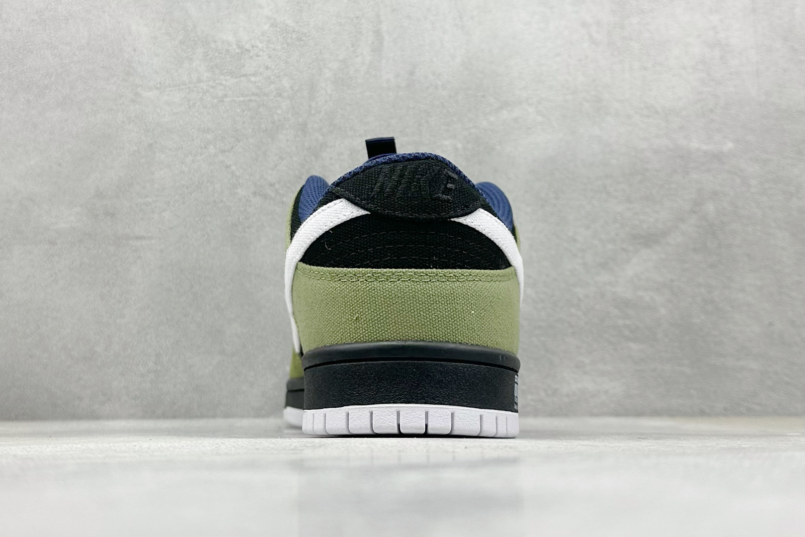 BF版 NIKE SB Dunk Low 军绿帆布 DX6775-400