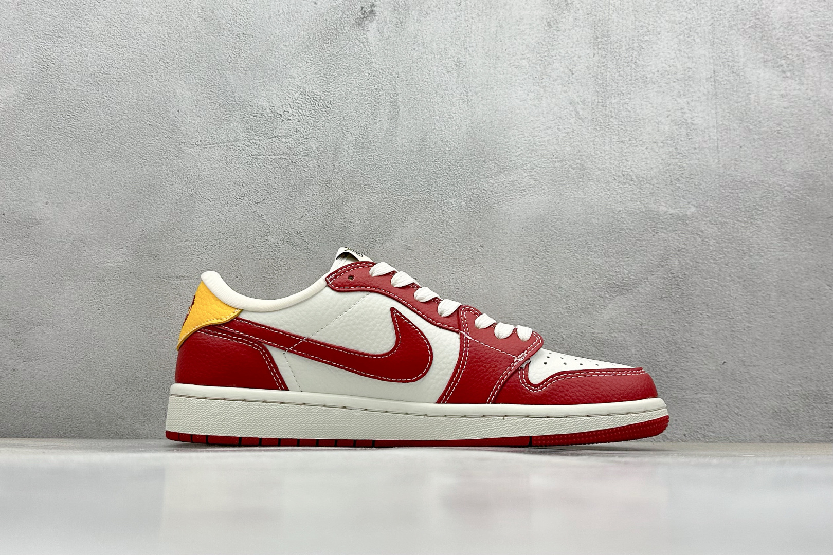 SC版 Travis Scott x Fragment Design x Air Jordan 1 Low OG SP AJ1 联名款 低帮文化休闲板鞋 SC9207-031