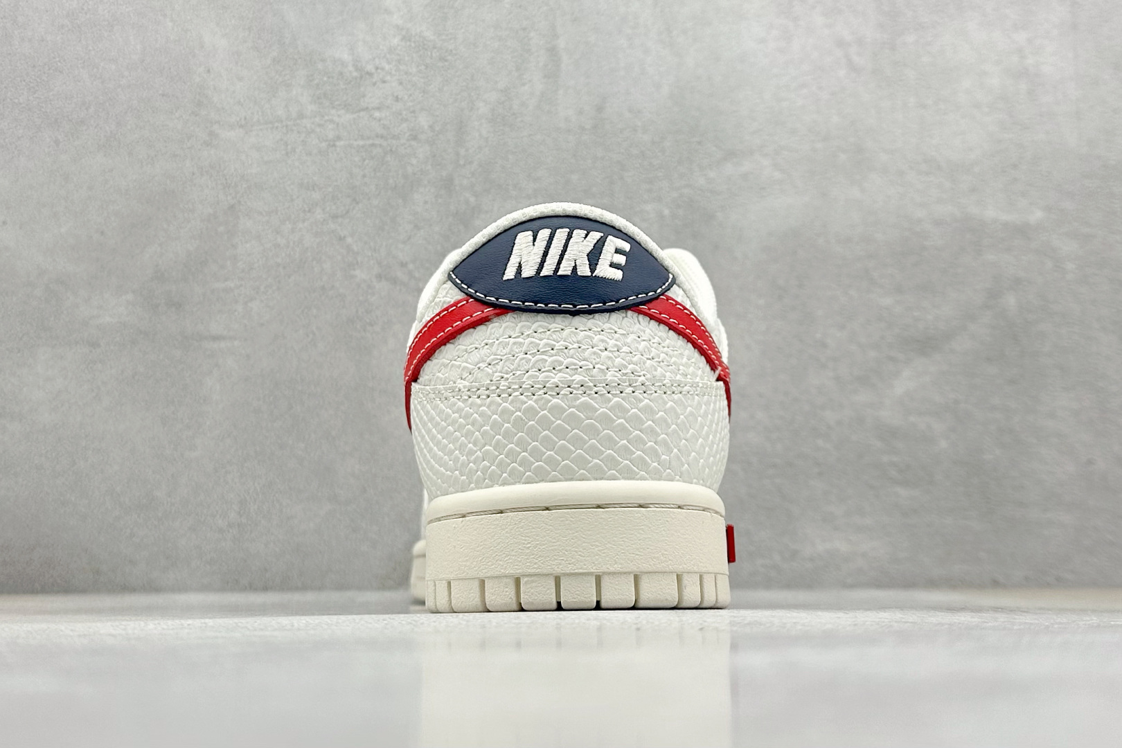 Nk SB Dunk Low Supreme联名-白龙鳞 周年高端定制 低帮休闲板鞋 BB8685-101