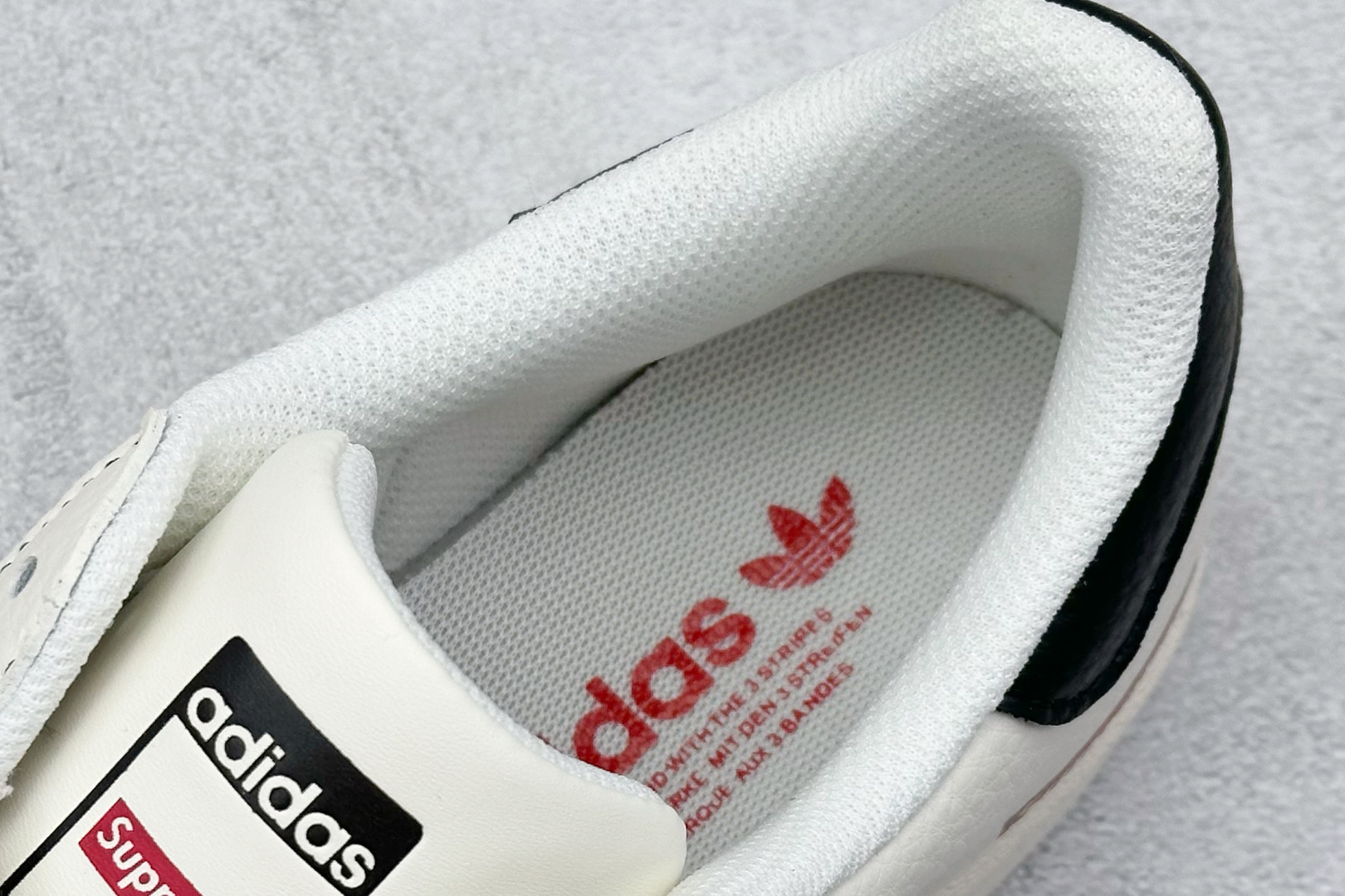 AD Originals Superstar x Supreme 白黑红 BZ2527