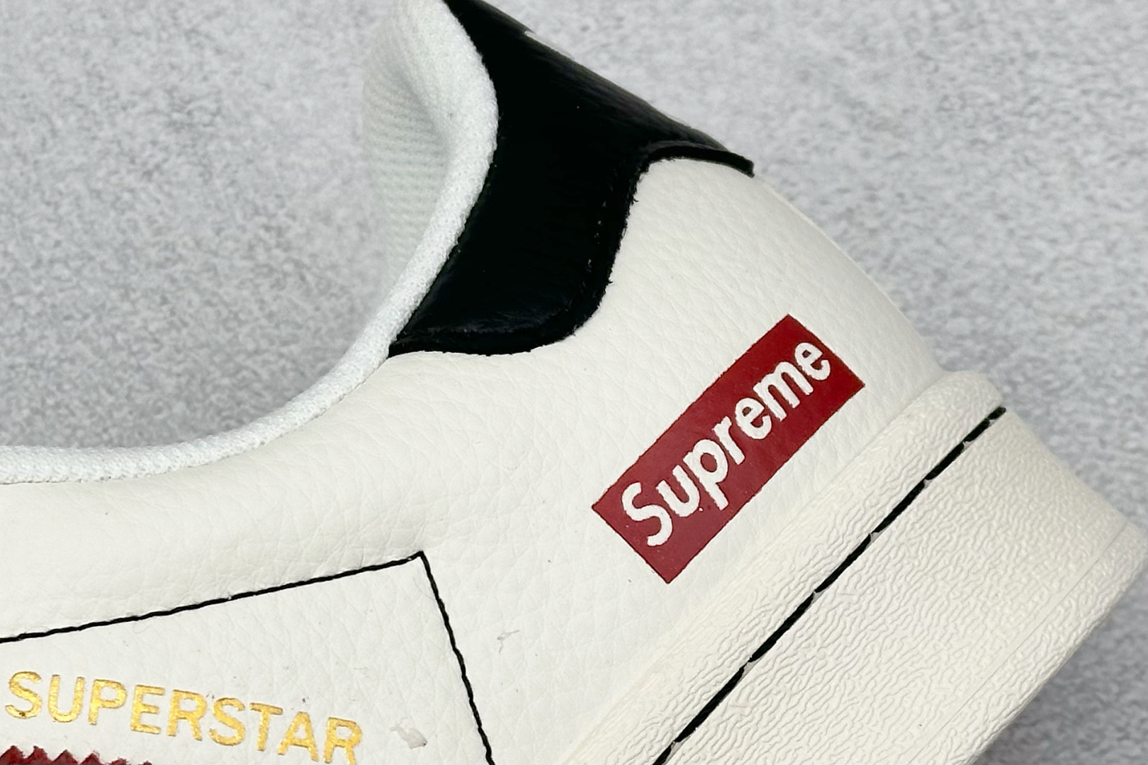 AD Originals Superstar x Supreme 白黑红 BZ2527