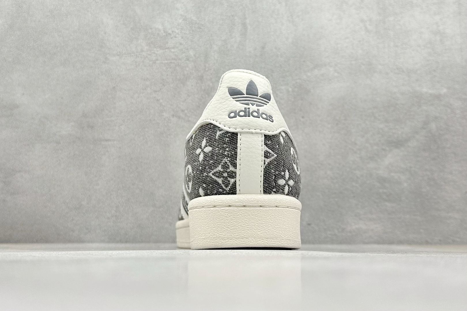 AD Originals Superstar x Louis Vuitton 白灰 JY8911