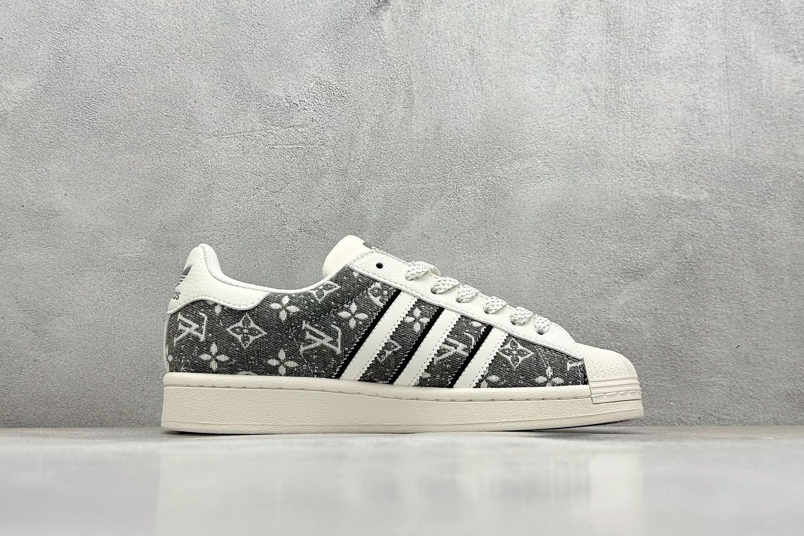 AD Originals Superstar x Louis Vuitton 白灰 JY8911