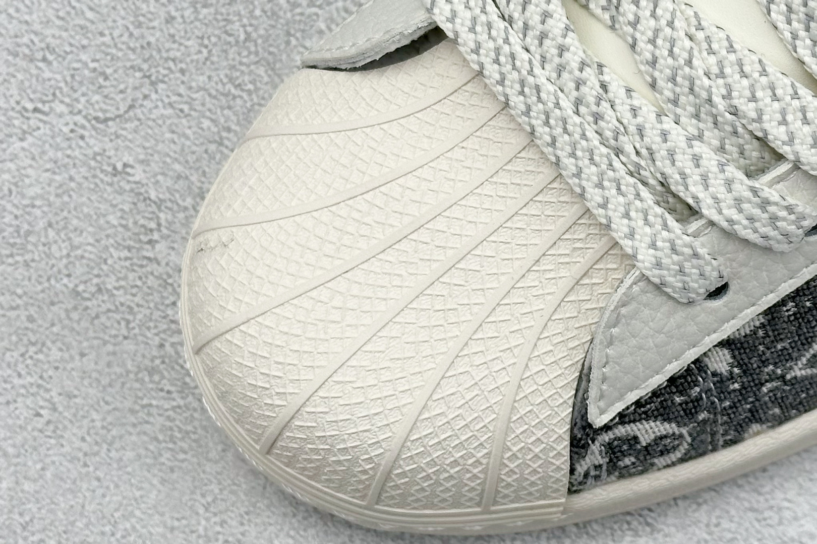 AD Originals Superstar x Louis Vuitton 白灰 JY8911