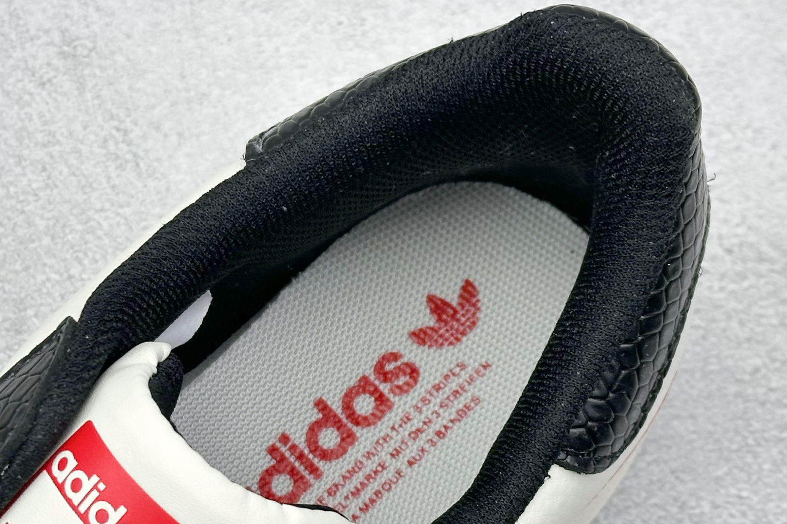 AD Originals Superstar x Supreme 白黑红 BZ2524