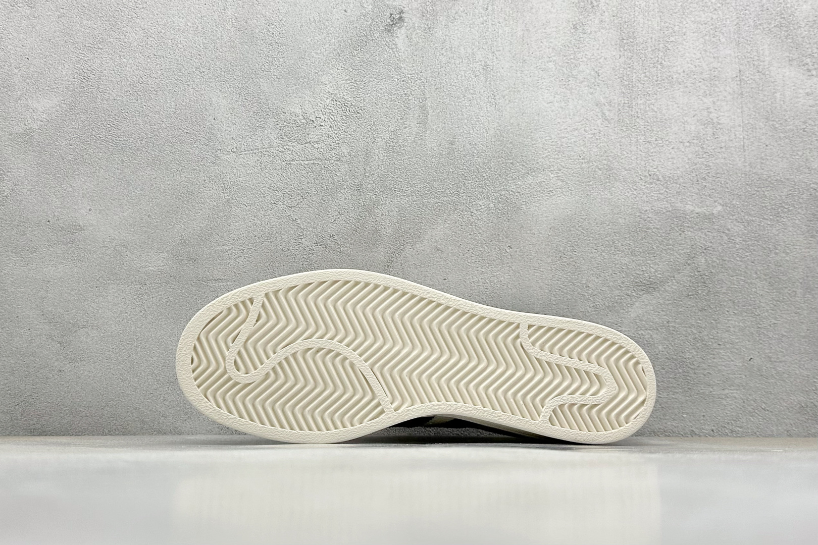 AD Originals Superstar x Supreme 白黑红 BZ2524