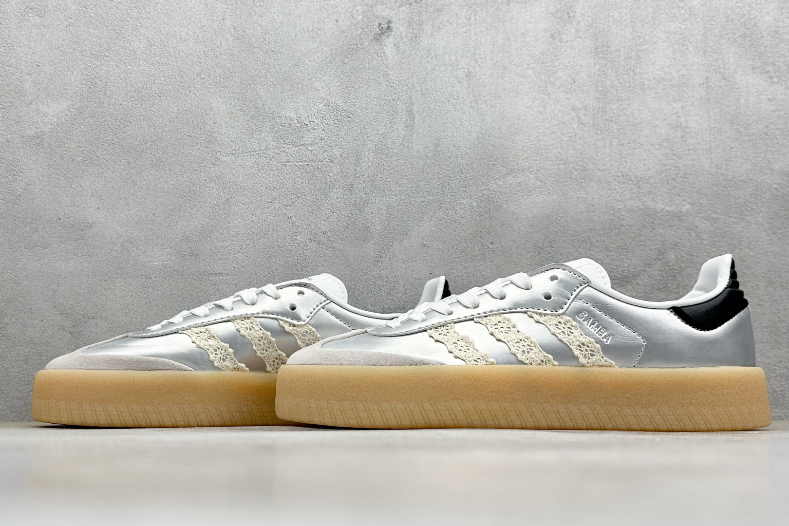 Adidas Samba Xlg 桑巴舞系列绅士德训足球风百搭低帮厚底增高休闲运动板鞋 IG5745