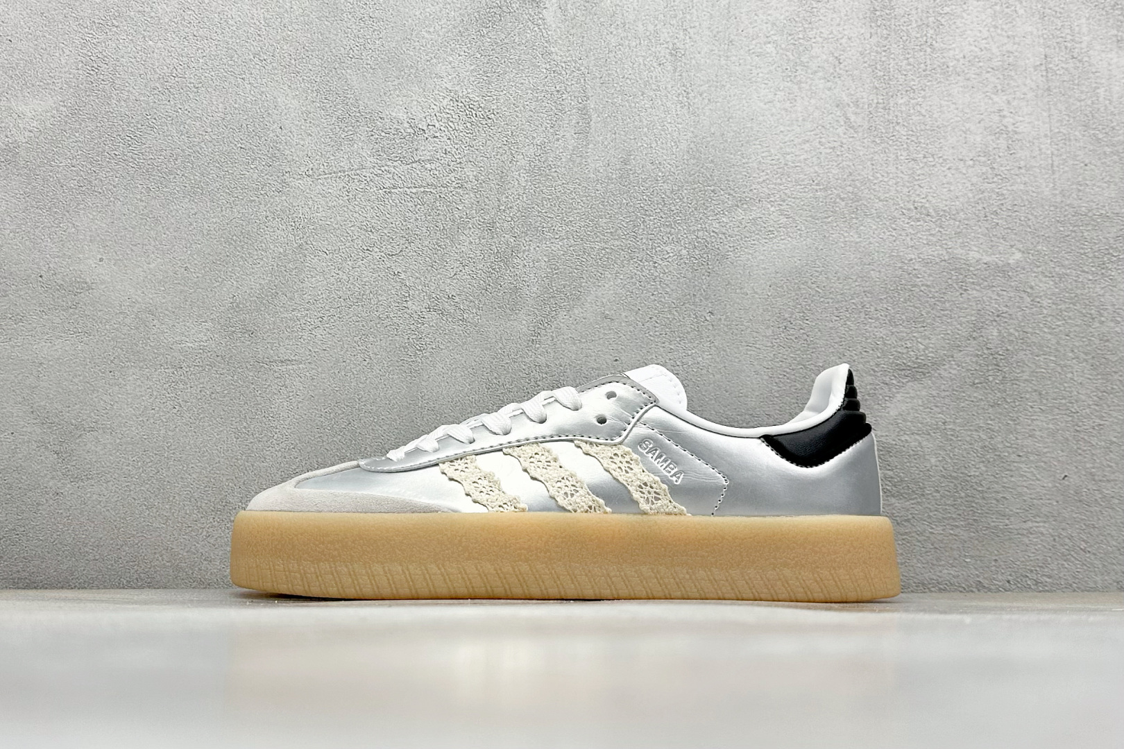 Adidas Samba Xlg 桑巴舞系列绅士德训足球风百搭低帮厚底增高休闲运动板鞋 IG5745