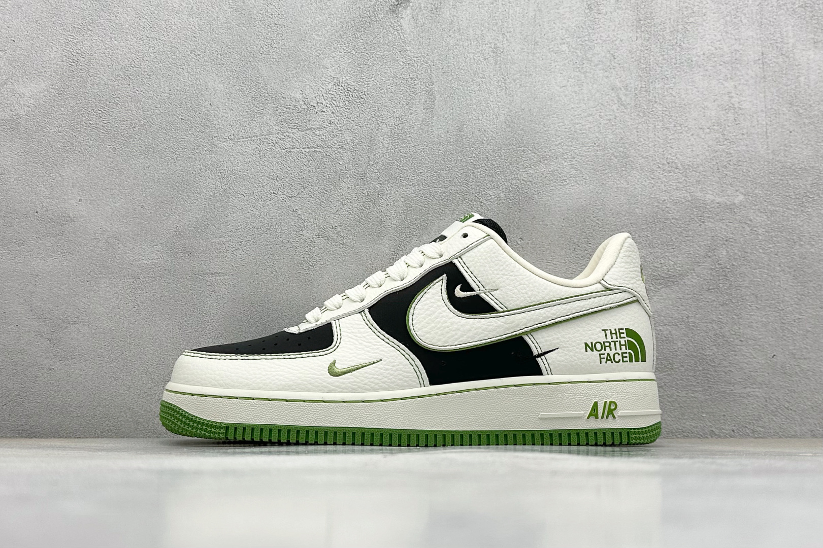 260 SC版 Nike Air Force 1'07 Low 北面联名 白黑绿 空军一号低帮休闲板鞋 SC9207-527