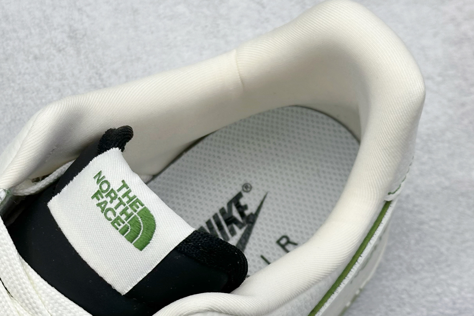 260 SC版 Nike Air Force 1'07 Low 北面联名 白黑绿 空军一号低帮休闲板鞋 SC9207-527