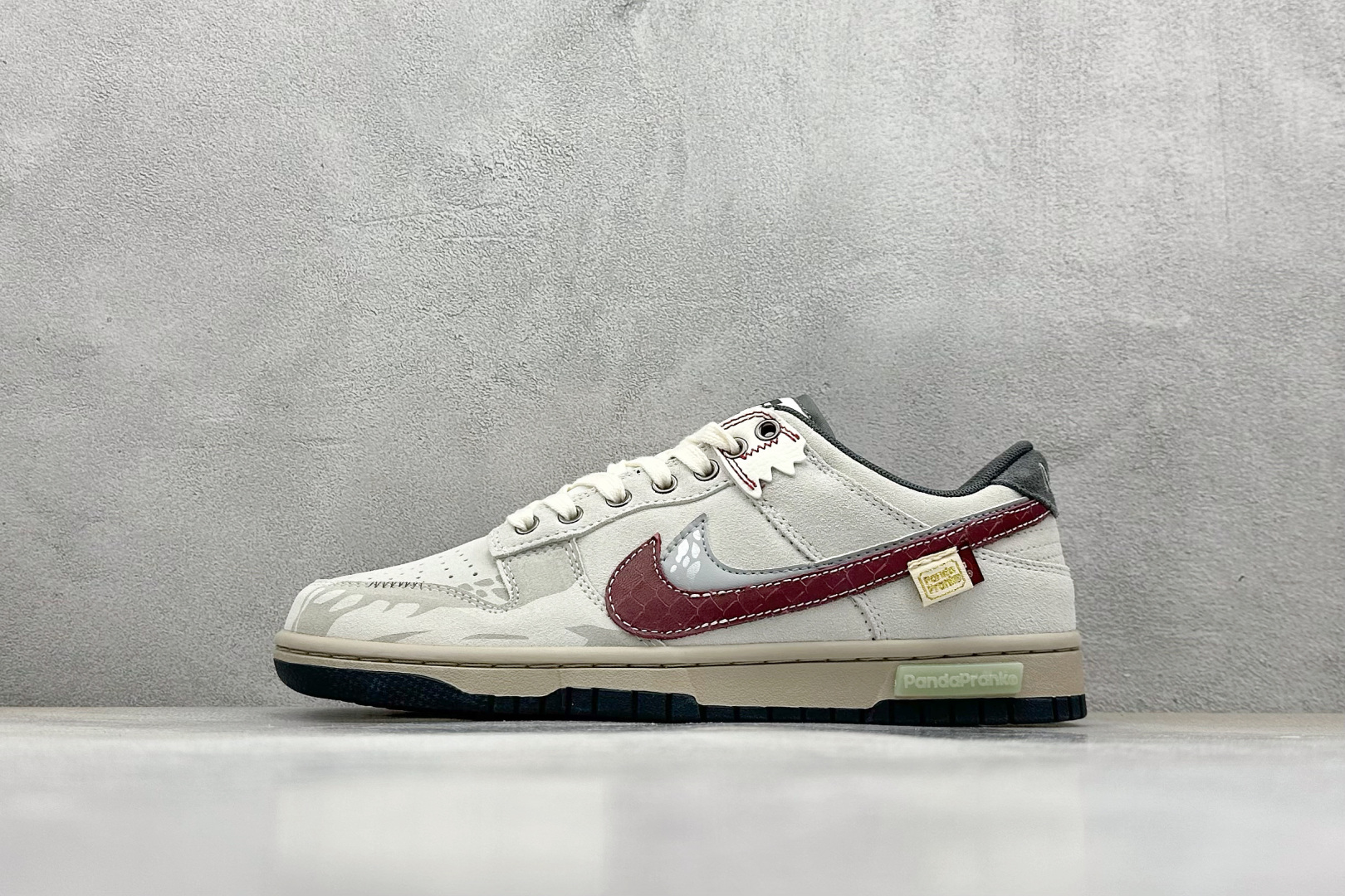 300 FS版 Nike SB Dunk Low 蜕尘迎金 HV1800-101