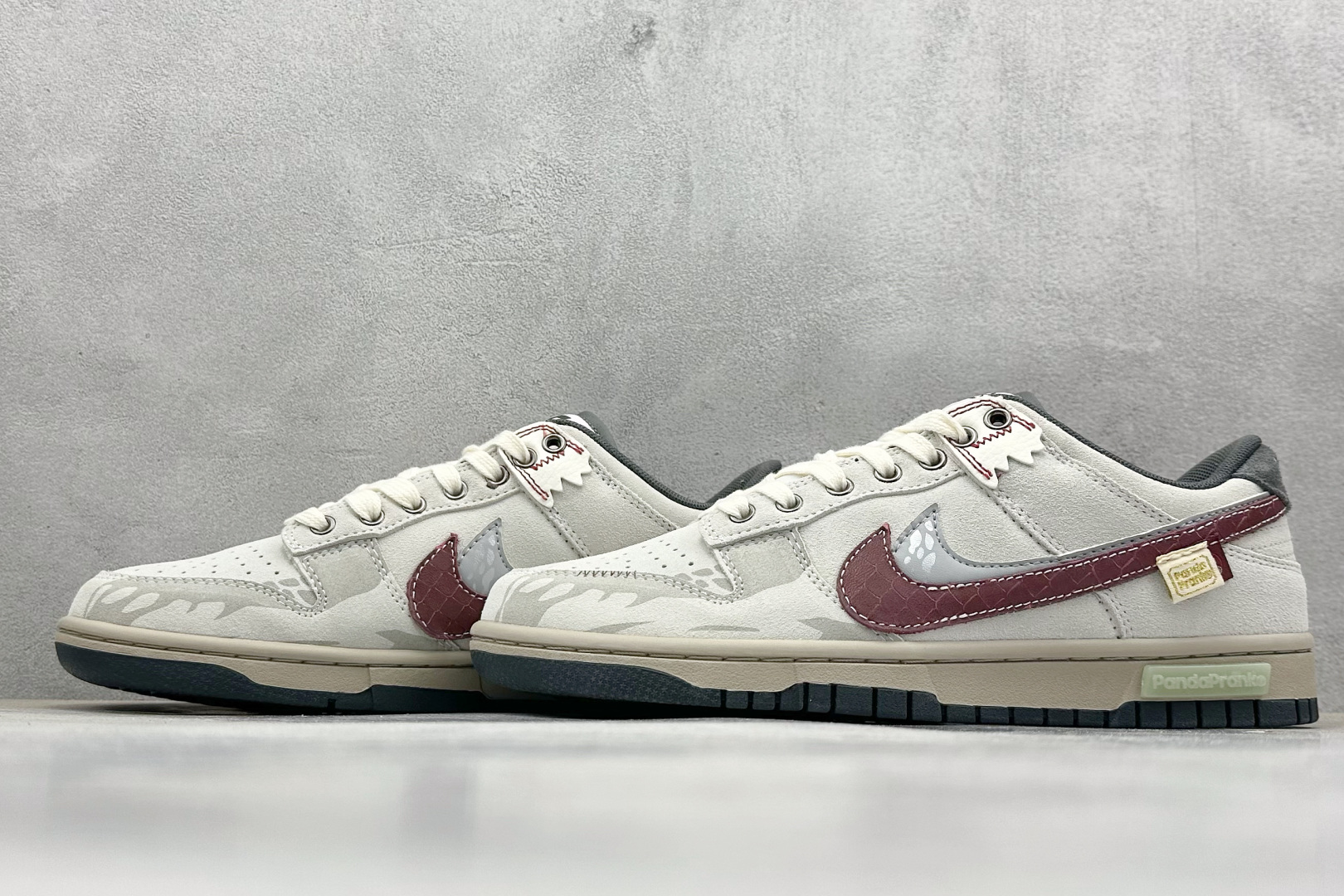 300 FS版 Nike SB Dunk Low 蜕尘迎金 HV1800-101