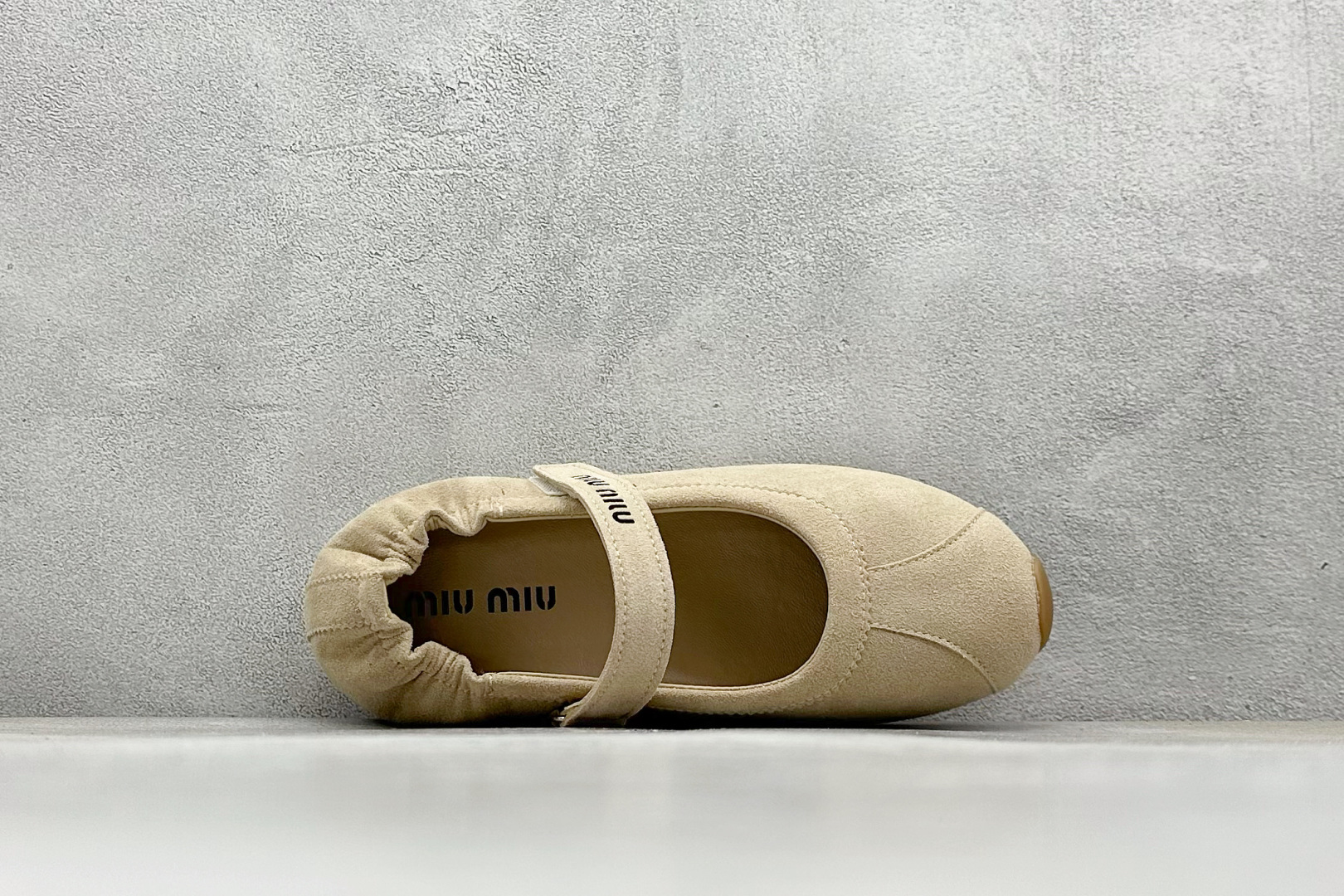 220 MiuMiu 意大利奢侈品牌/缪缪 玛丽珍芭蕾舞鞋 杏色