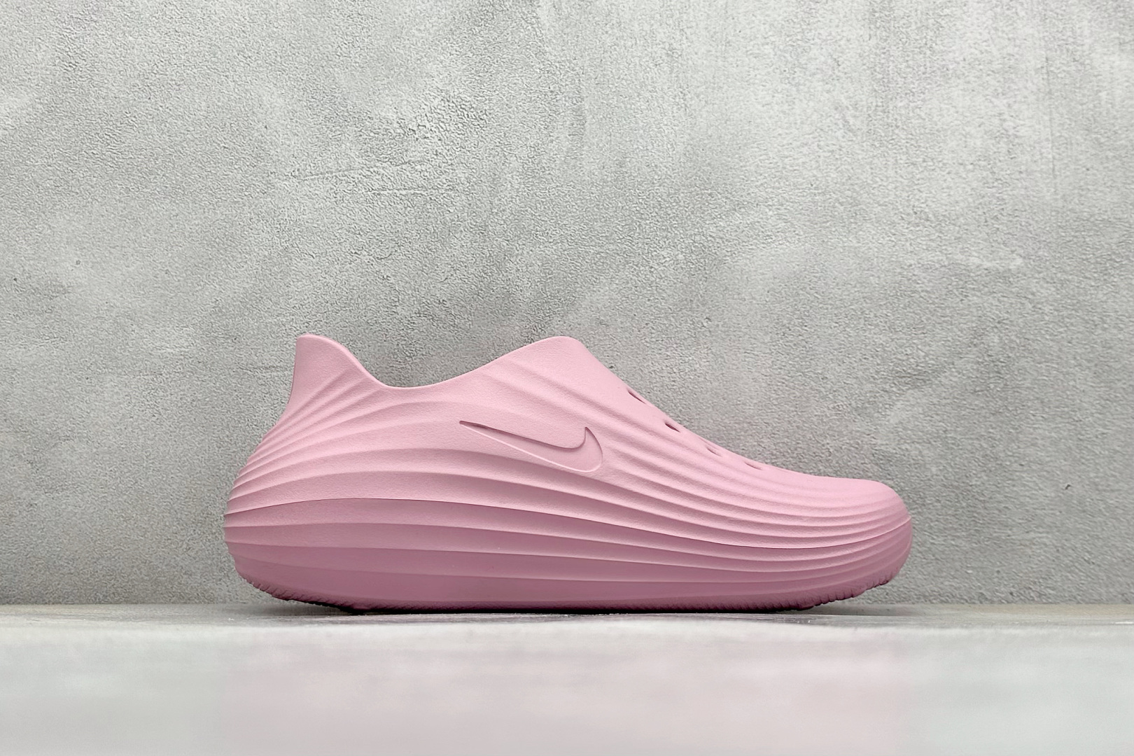 Nike ReactX Rejuven8 一脚蹬夏日穿搭凉鞋 HV5062-600