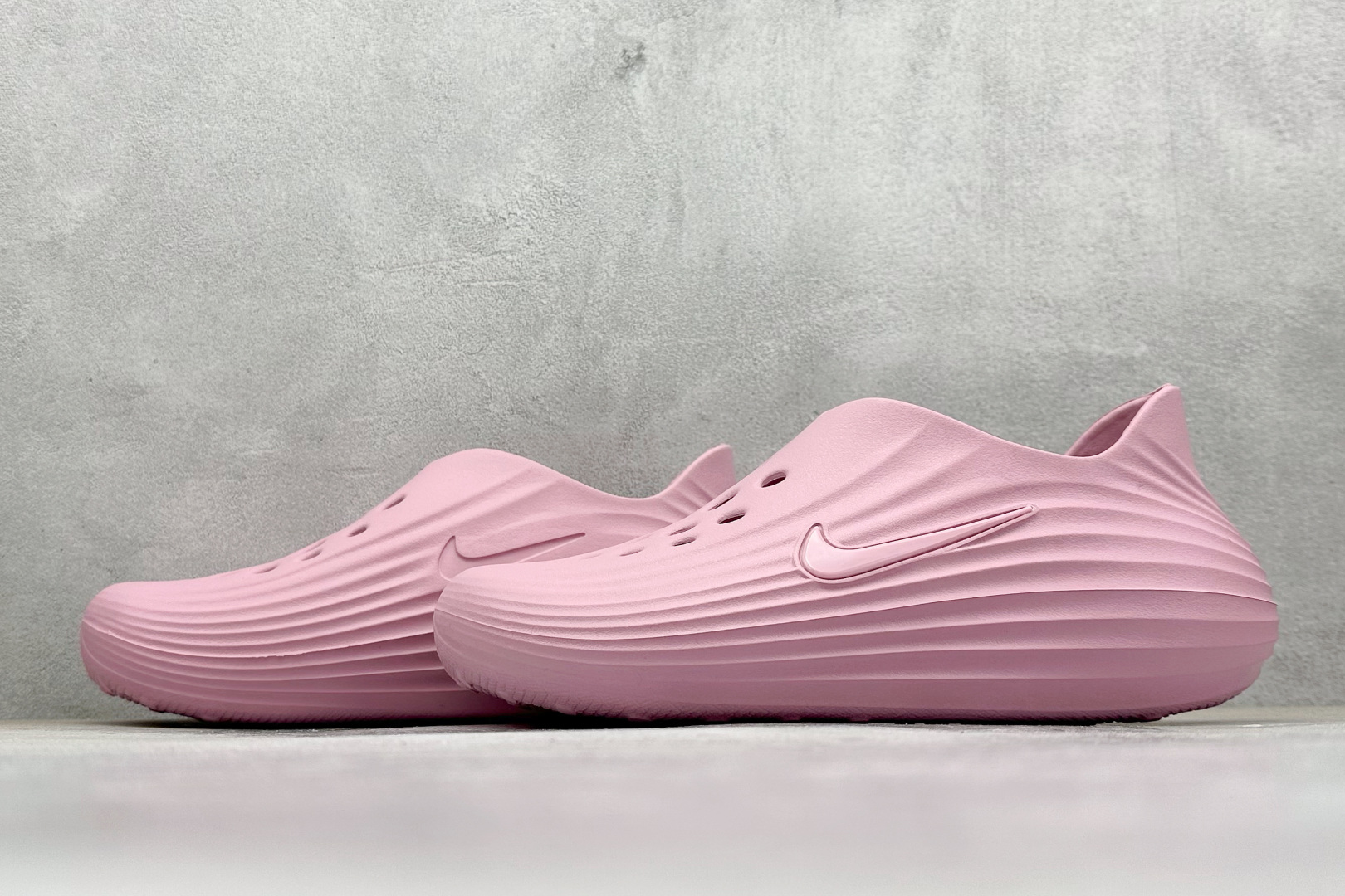 Nike ReactX Rejuven8 一脚蹬夏日穿搭凉鞋 HV5062-600