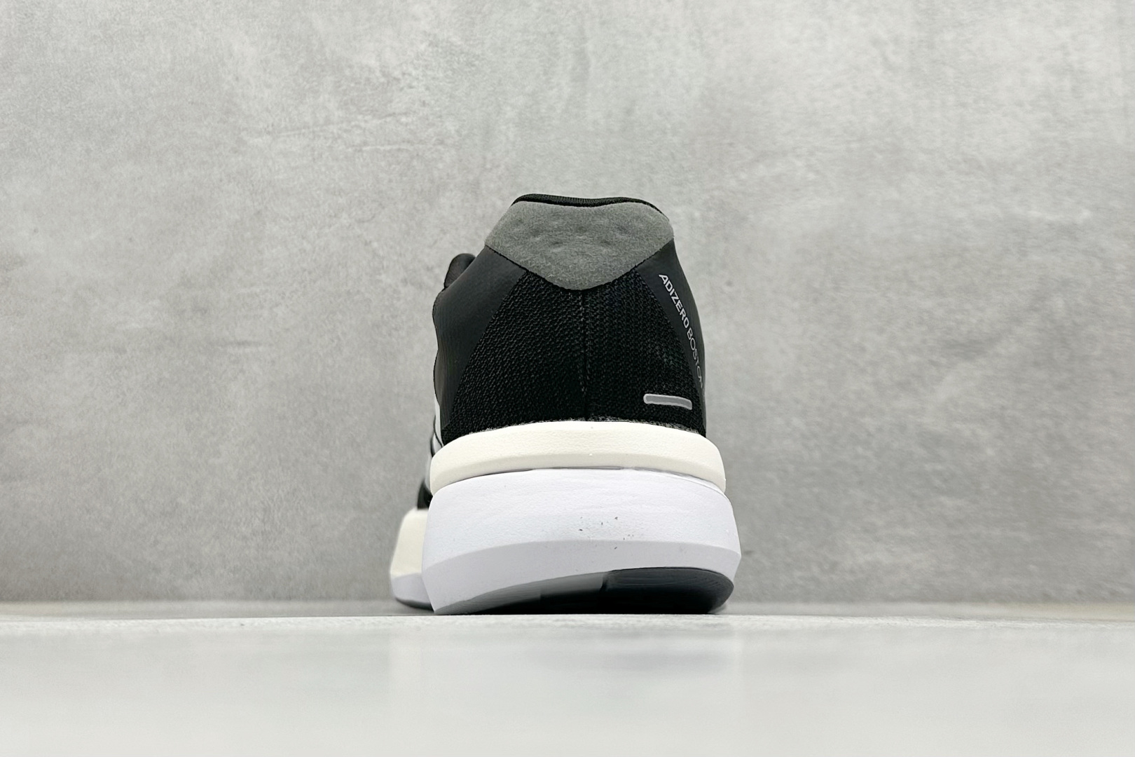 200 Adidas Adizero Boston 13 轻盈跑鞋 超轻发泡底 缓震透气跑步鞋 JS4938