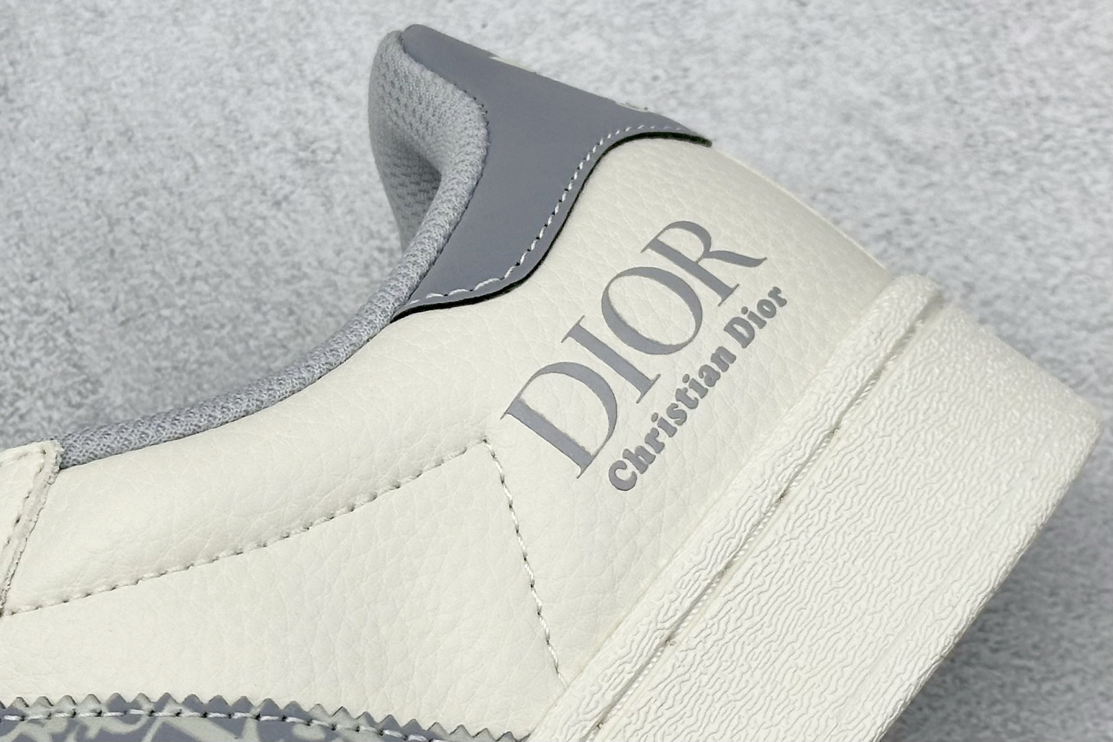 AD Originals Superstar x DIOR 白灰 XG0004