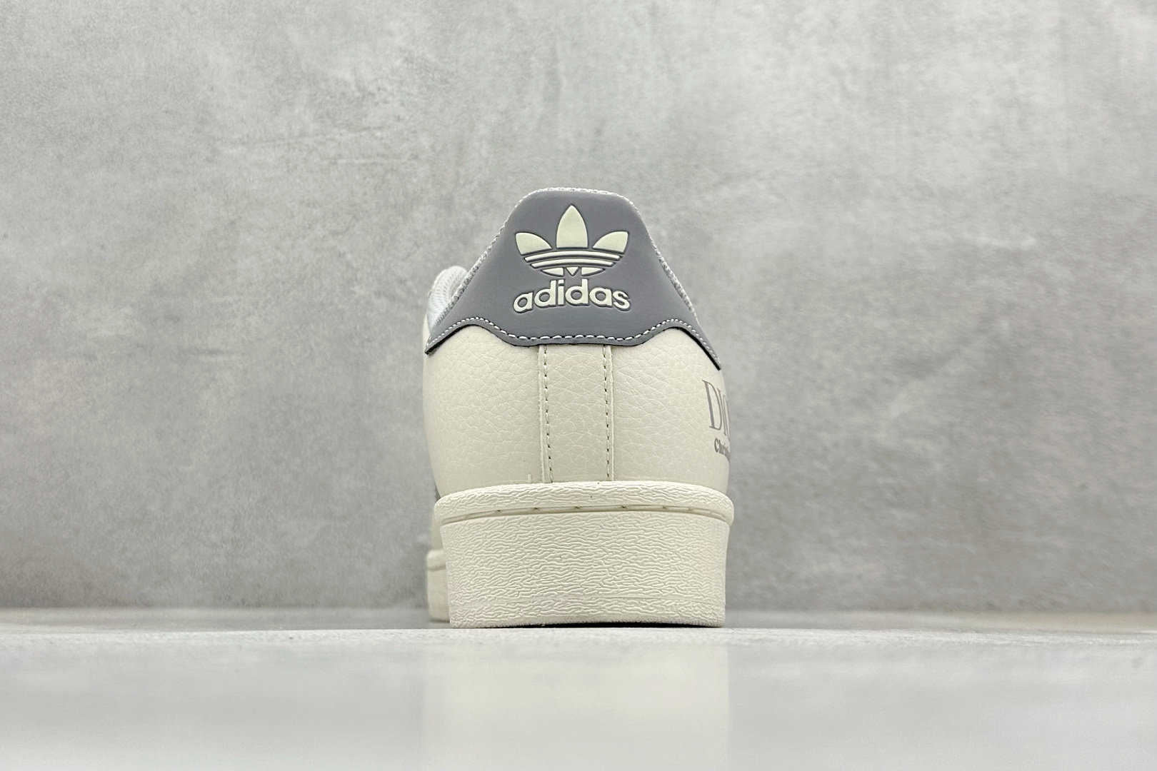 AD Originals Superstar x DIOR 白灰 XG0004