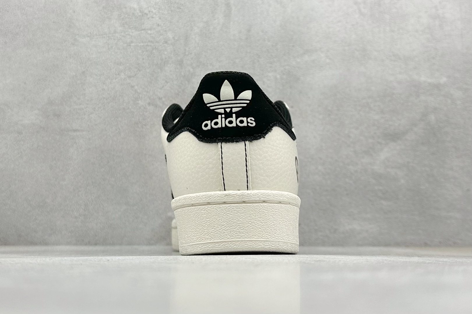 AD Originals Superstar x Peaceminusone 白黑小雏菊 XG0001