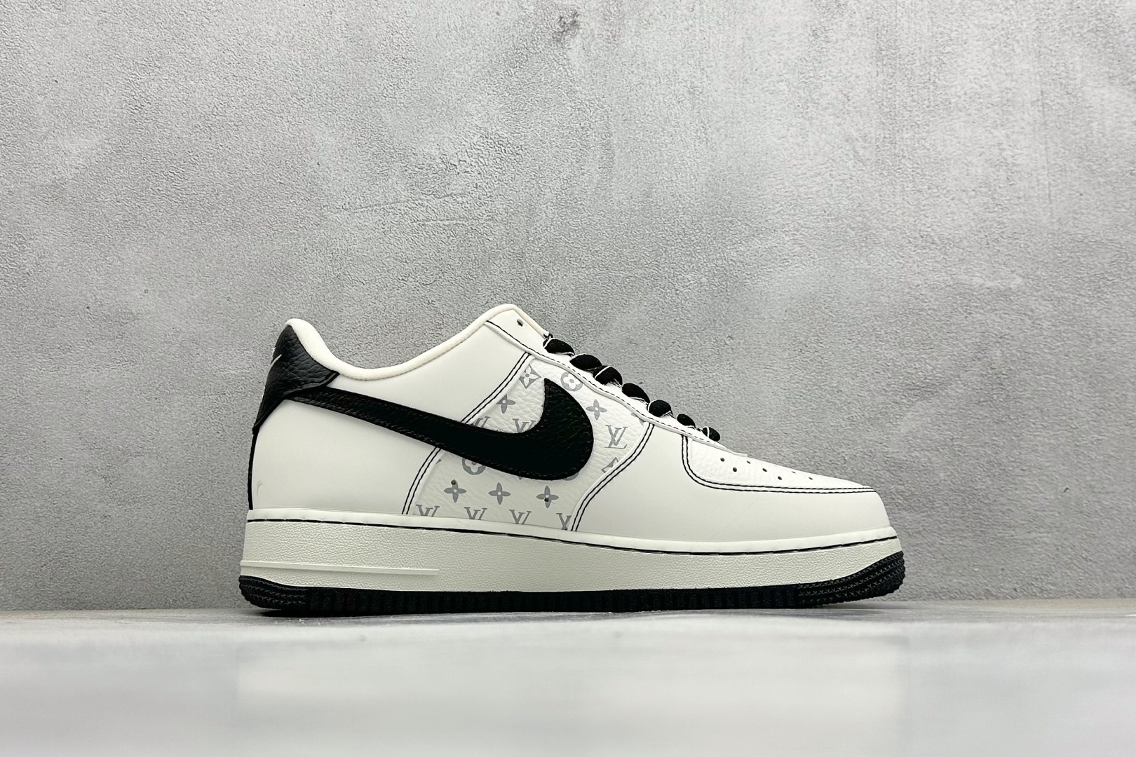 SC版 Nike Air Force 1'07 Low LV联名 白黑 空军一号低帮休闲板鞋 BZ6808-102