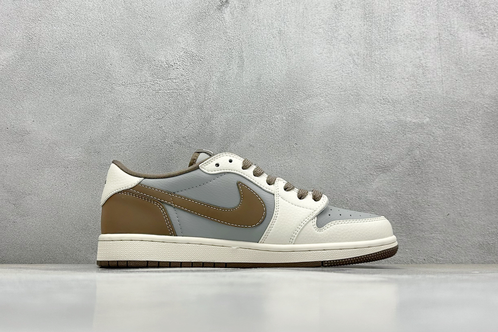 终端放店
XC版 Fragment x Travis Scott x 猿人头
Air Jordan 1