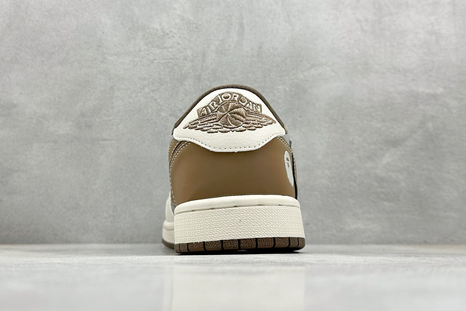 终端放店
XC版 Fragment x Travis Scott x 猿人头
Air Jordan 1