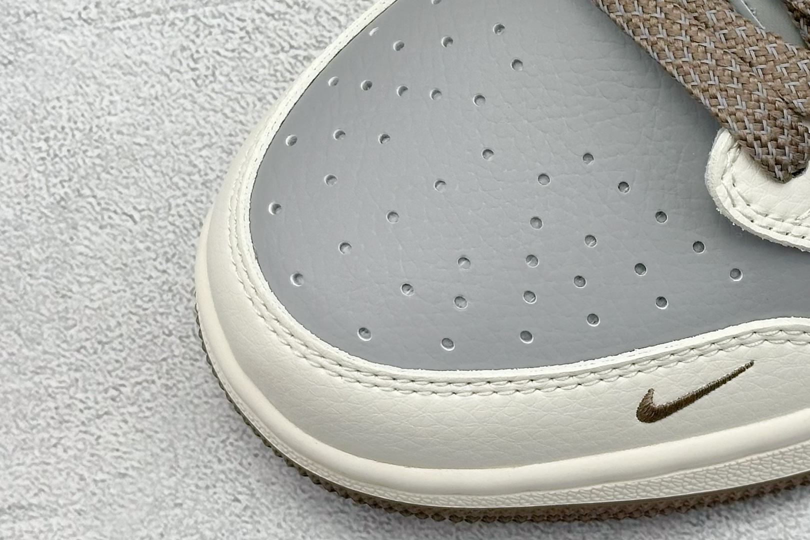 终端放店
XC版 Fragment x Travis Scott x 猿人头
Air Jordan 1