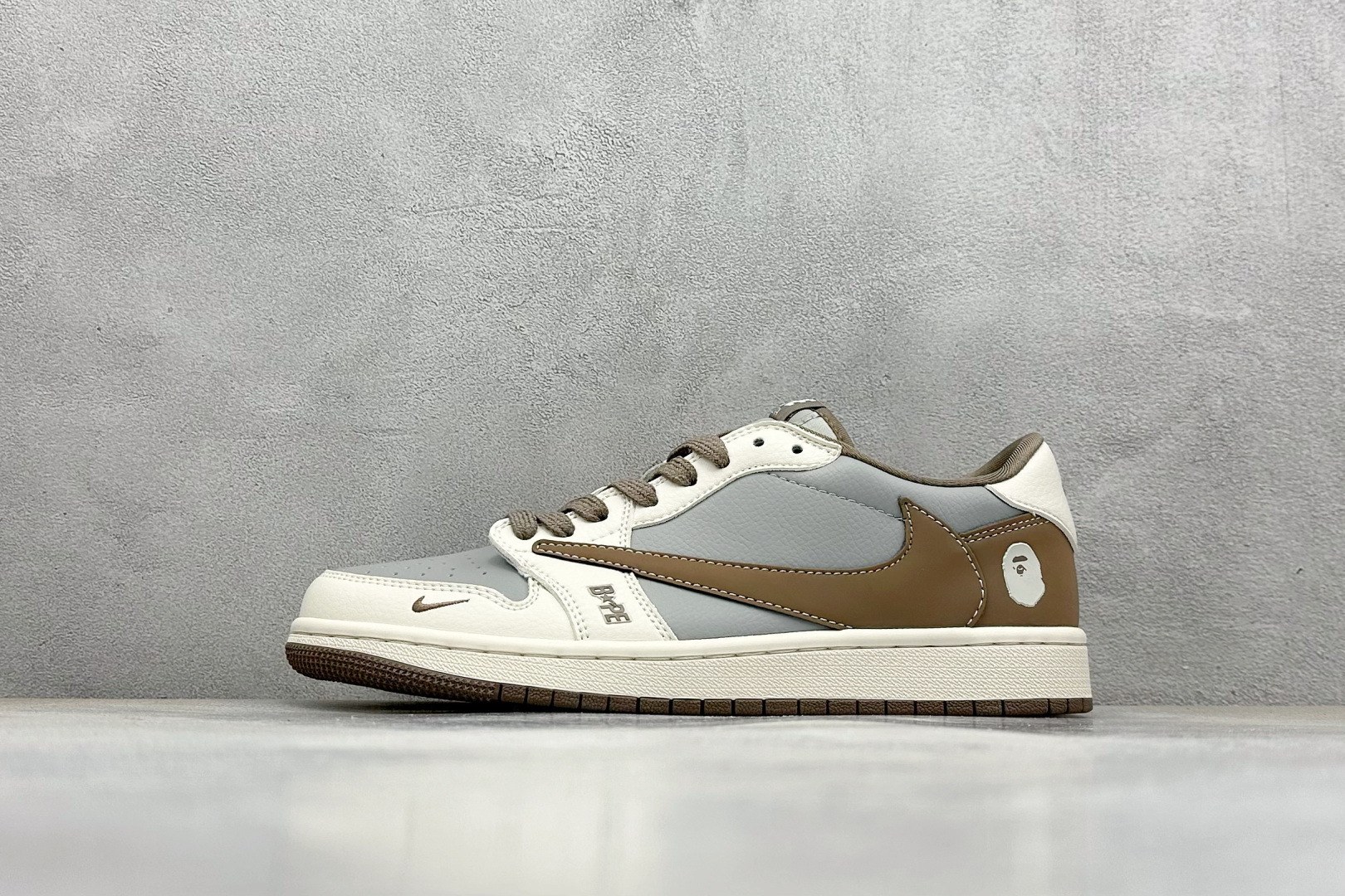 终端放店
XC版 Fragment x Travis Scott x 猿人头
Air Jordan 1