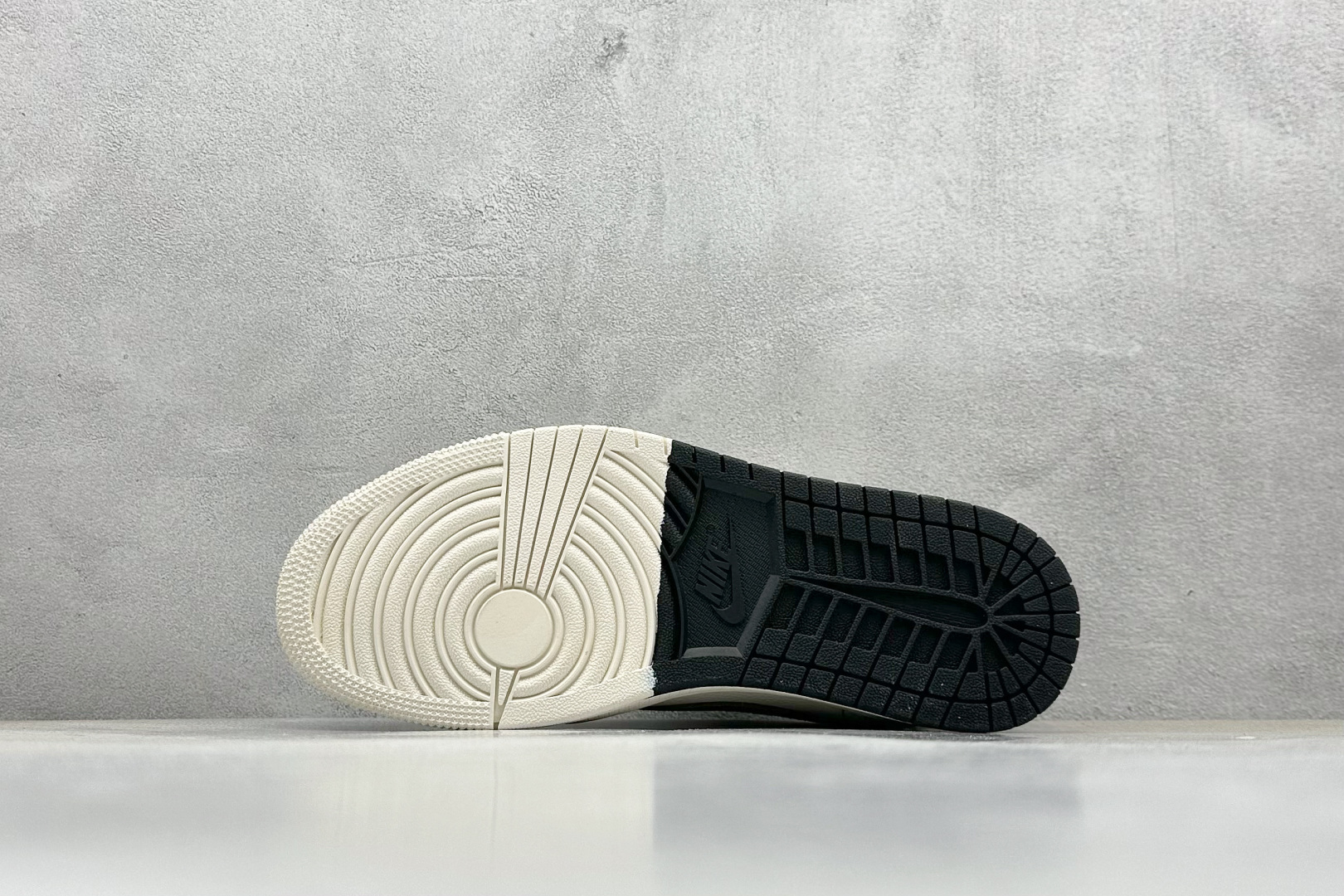 Travis Scott x Fragment Design x Air Jordan 1 Low OG SP AJ1 斯图西联名 双拼迷彩勾 低帮文化休闲板鞋 XS7089-548